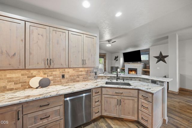 4105 SW Salmon Avenue, Redmond, OR 97756