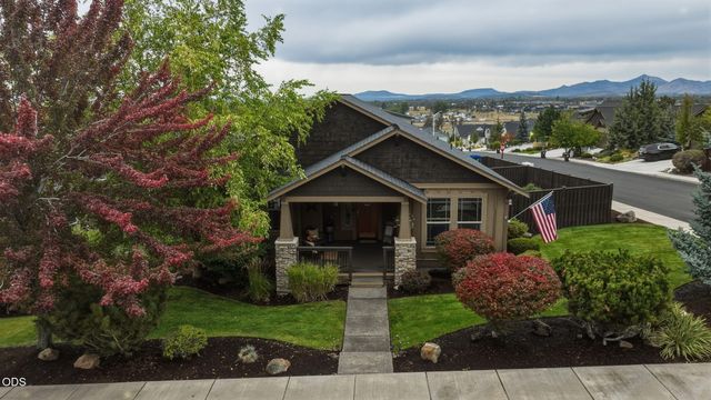 4105 SW Salmon Avenue, Redmond, OR 97756