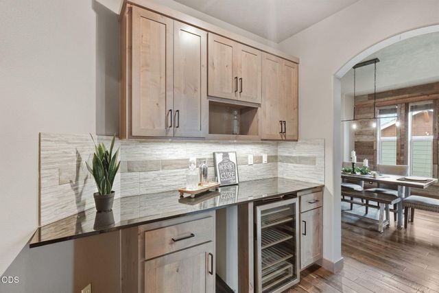 4105 SW Salmon Avenue, Redmond, OR 97756