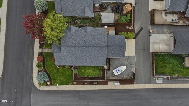 4105 SW Salmon Avenue, Redmond, OR 97756