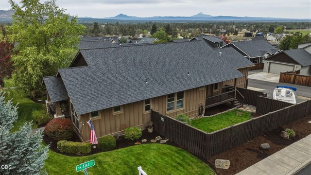4105 SW Salmon Avenue, Redmond, OR 97756