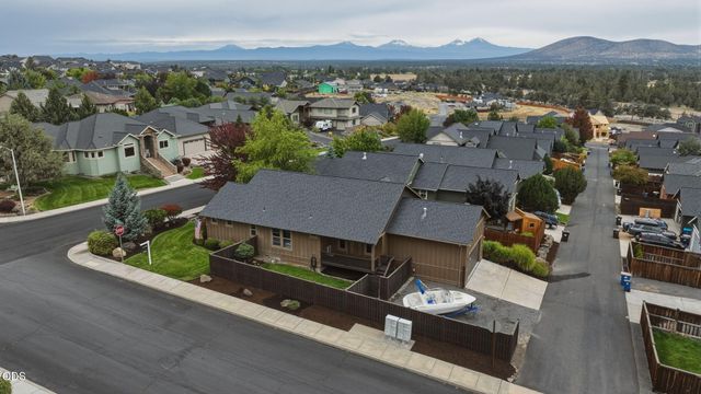 4105 SW Salmon Avenue, Redmond, OR 97756