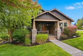 4105 SW Salmon Avenue, Redmond, OR 97756