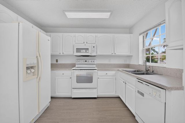 9621 BOCA GARDENS Circle N C, Boca Raton, FL 33496