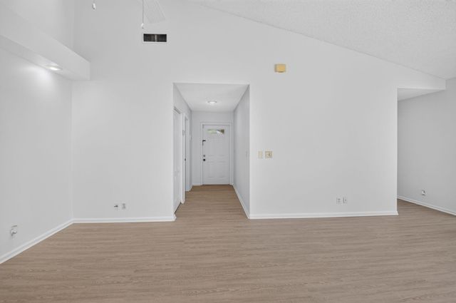 9621 BOCA GARDENS Circle N C, Boca Raton, FL 33496