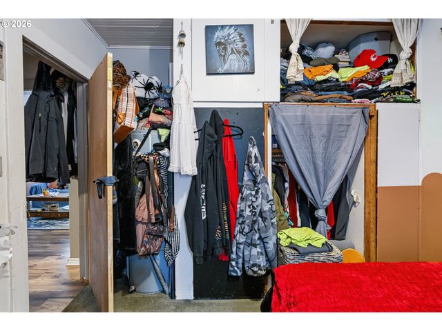 303 22ND Ave, Longview, WA 98632