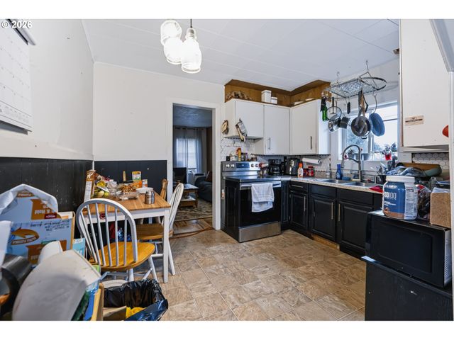 303 22ND Ave, Longview, WA 98632