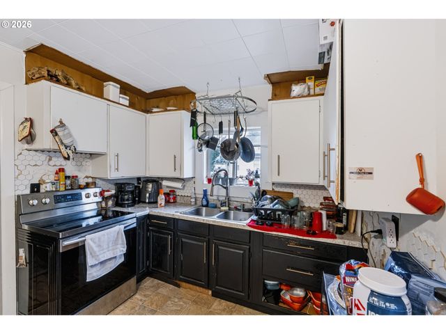 303 22ND Ave, Longview, WA 98632