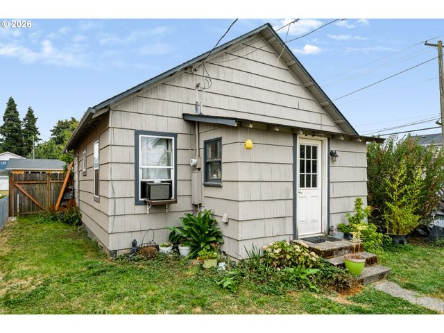 303 22ND Ave, Longview, WA 98632