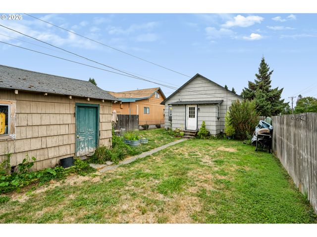 303 22ND Ave, Longview, WA 98632
