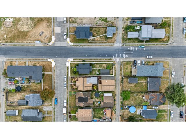 303 22ND Ave, Longview, WA 98632
