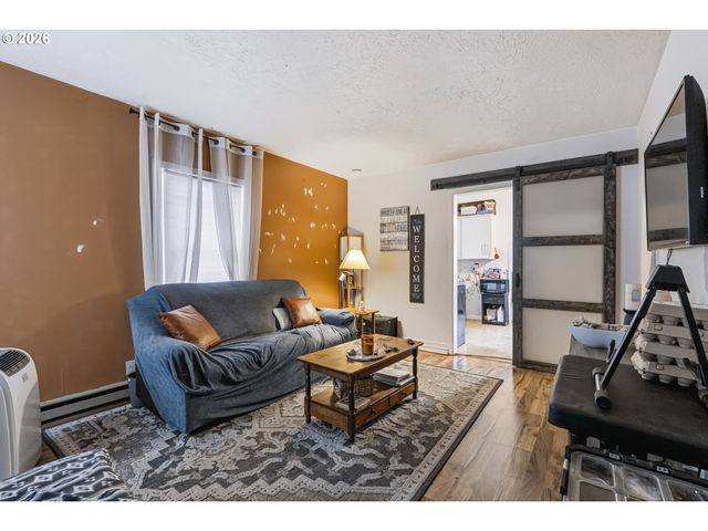303 22ND Ave, Longview, WA 98632