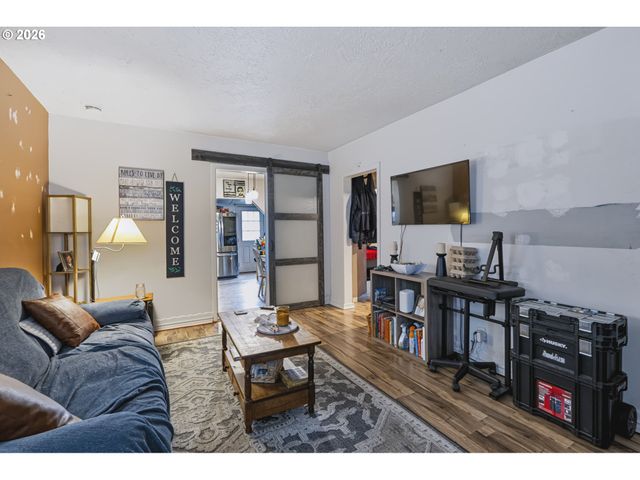 303 22ND Ave, Longview, WA 98632