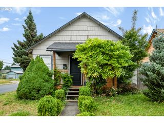 303 22ND Ave, Longview, WA 98632