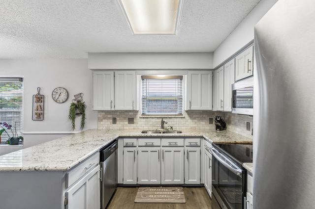 6417 Loma Vista Drive, Watauga, TX 76148