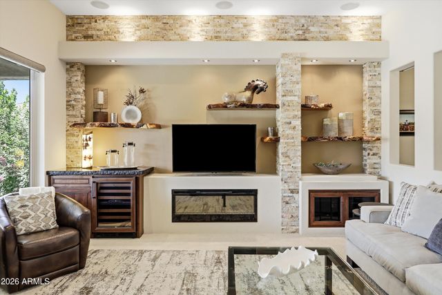 16383 W SHEILA Lane, Goodyear, AZ 85395