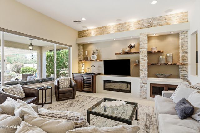 16383 W SHEILA Lane, Goodyear, AZ 85395
