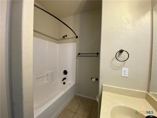 688 Creekside Circle, New Braunfels, TX 78130