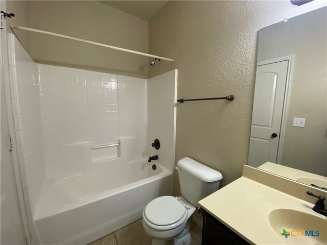 688 Creekside Circle, New Braunfels, TX 78130