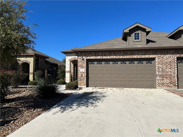 688 Creekside Circle, New Braunfels, TX 78130