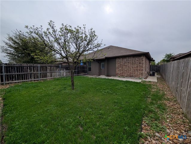 688 Creekside Circle, New Braunfels, TX 78130