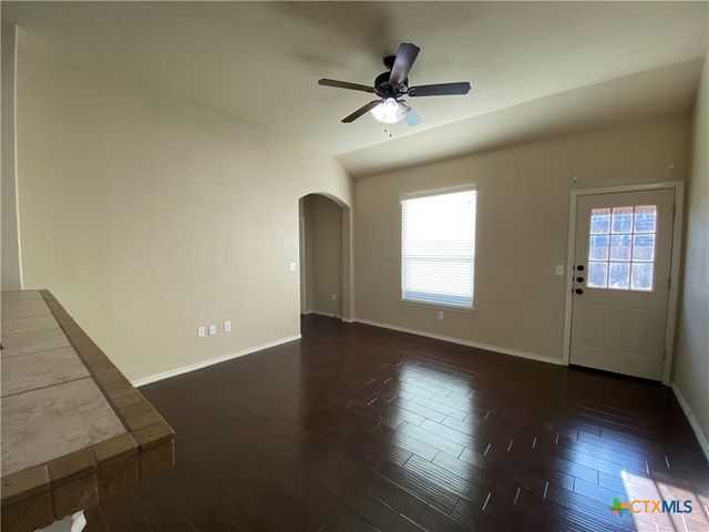 688 Creekside Circle, New Braunfels, TX 78130