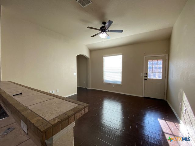 688 Creekside Circle, New Braunfels, TX 78130