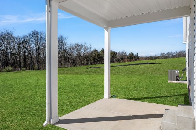 303 Idle Dr, Shelbyville, TN 37160