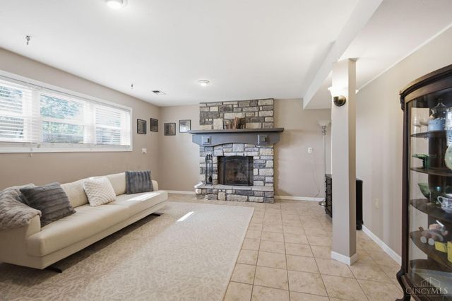 404 Holland Drive, Trenton, OH 45067