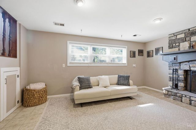 404 Holland Drive, Trenton, OH 45067