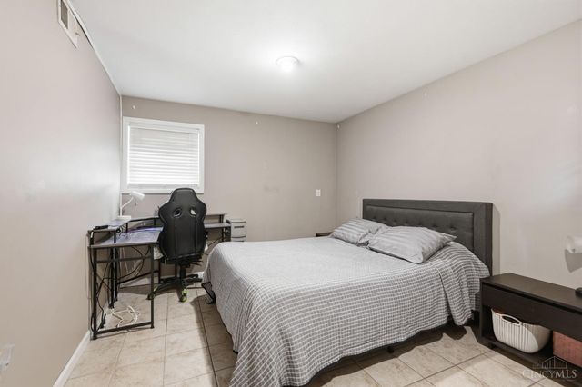 404 Holland Drive, Trenton, OH 45067