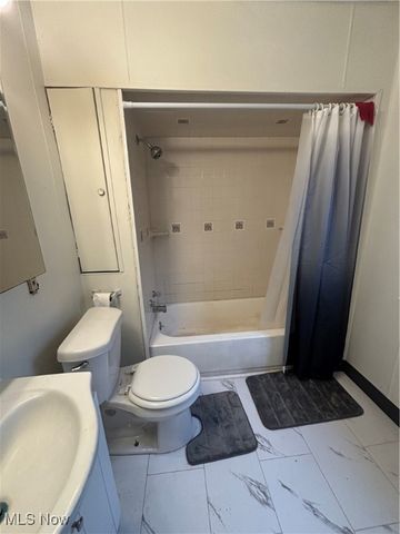 9535 Nelson Avenue, Cleveland, OH 44105