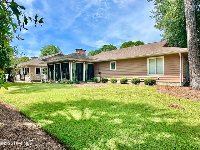 515 Fairway Drive W, Sunset Beach, NC 28468