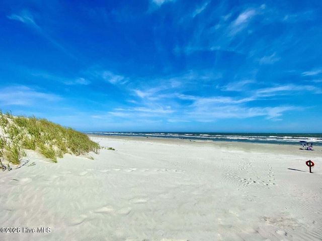 515 Fairway Drive W, Sunset Beach, NC 28468