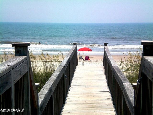 515 Fairway Drive W, Sunset Beach, NC 28468
