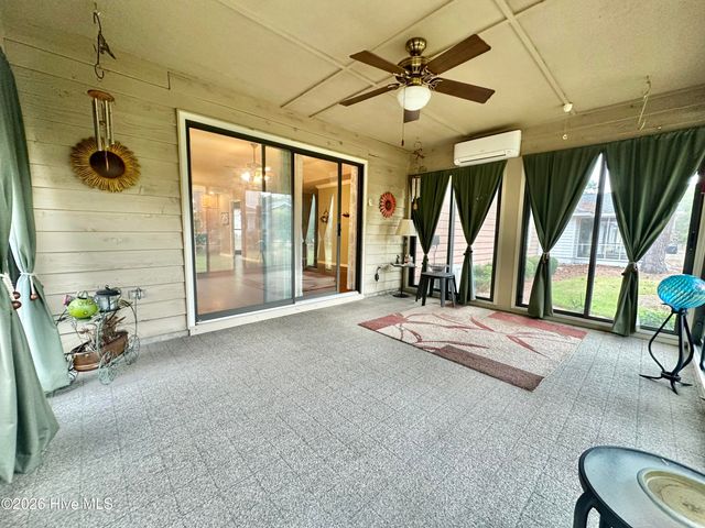 515 Fairway Drive W, Sunset Beach, NC 28468