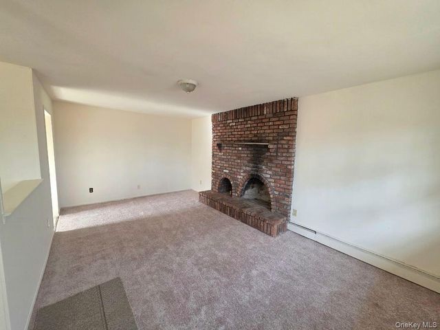 189 Grand Avenue, Shirley, NY 11967