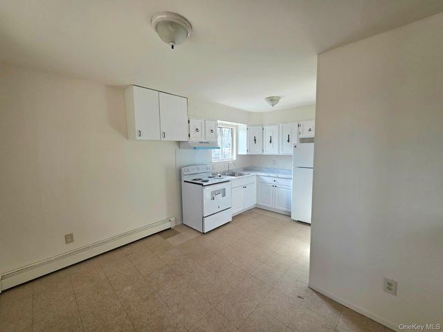 189 Grand Avenue, Shirley, NY 11967