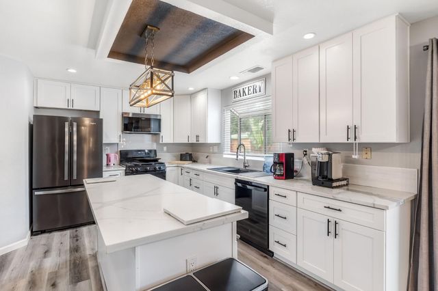 8526 Thornbury Dr, Antelope, CA 95843