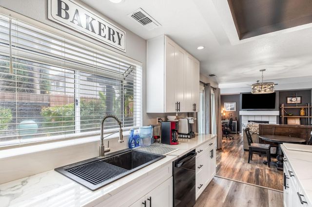 8526 Thornbury Dr, Antelope, CA 95843