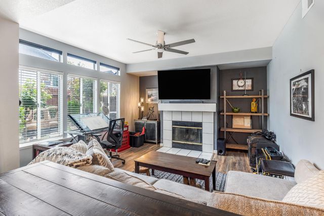 8526 Thornbury Dr, Antelope, CA 95843