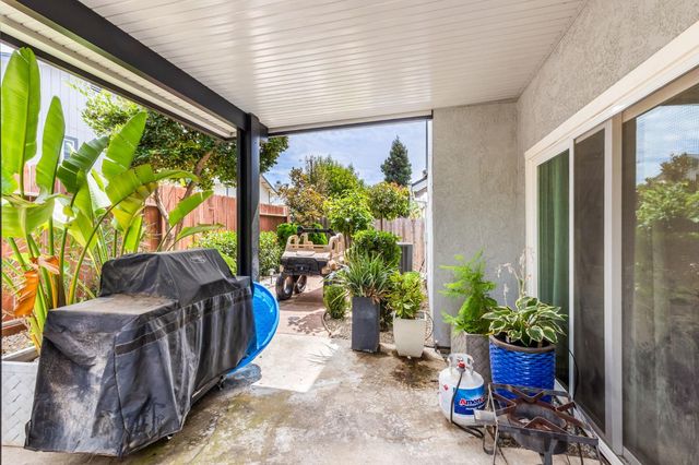 8526 Thornbury Dr, Antelope, CA 95843