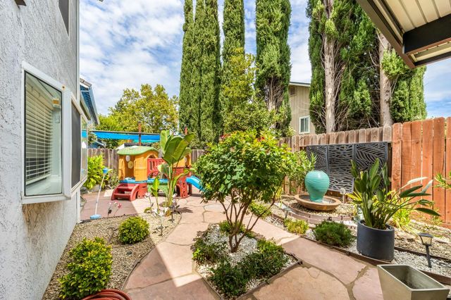 8526 Thornbury Dr, Antelope, CA 95843