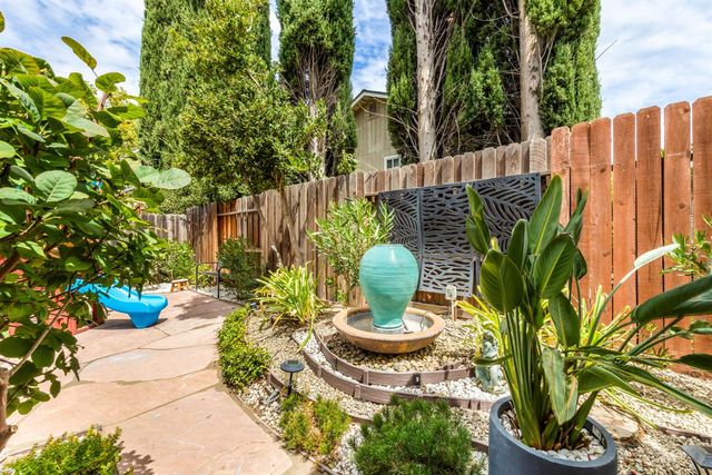 8526 Thornbury Dr, Antelope, CA 95843