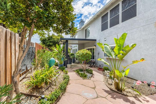 8526 Thornbury Dr, Antelope, CA 95843