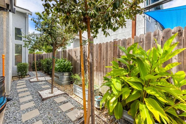8526 Thornbury Dr, Antelope, CA 95843