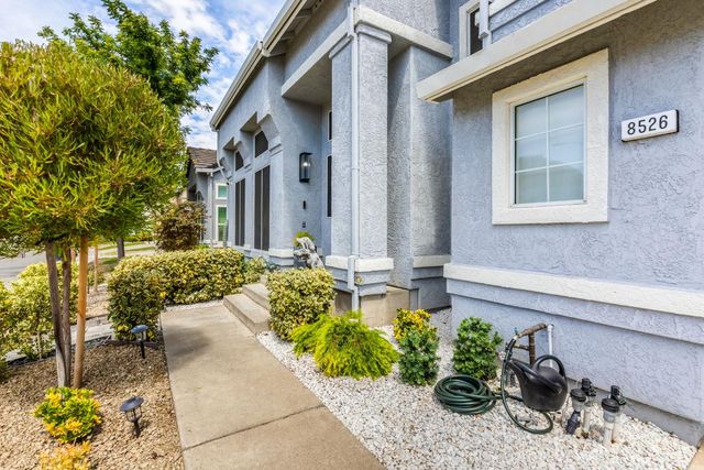 8526 Thornbury Dr, Antelope, CA 95843