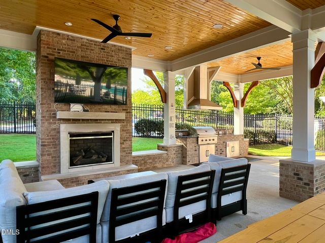 321 Apple Drupe Way, Holly Springs, NC 27540