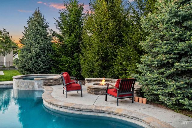 1102 N Lionbridge Ave, Eagle, ID 83616