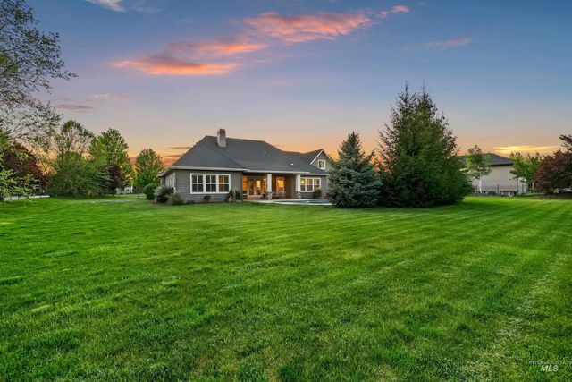 1102 N Lionbridge Ave, Eagle, ID 83616